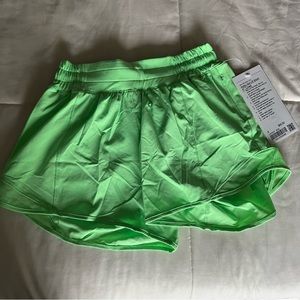 Hotty Hot LR 4” Short in Scream Green